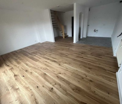 Ansprechende 3-Zimmer-Maisonette-Wohnung mit Balkon und EBK in Grassau