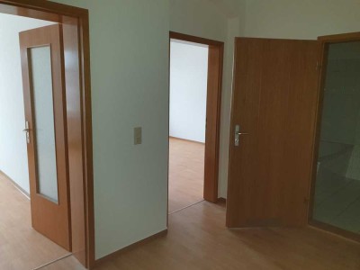 Große 3 Raum Wohnung mit Balkon
