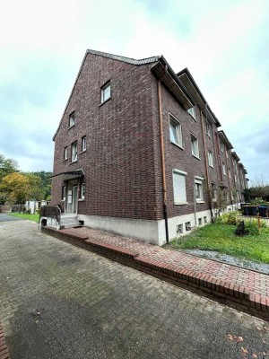 Dreifamilienhaus in Teileigentum, großem Garten und Garage in Mönchengladbach