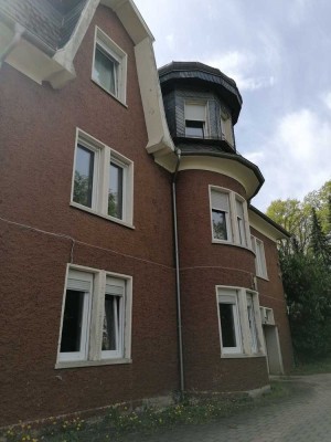 •	2088; Vielseitiges Mehrfamilienhaus (Wohnjuwel) in ruhiger Höhenlage mit Wohn-, Arbeits-u.Renditei
