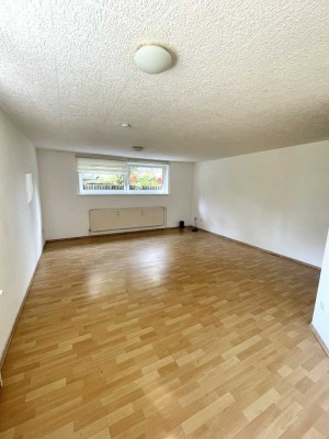 Souterrainwohnung mit 3 Zimmern in ruhiger Lage