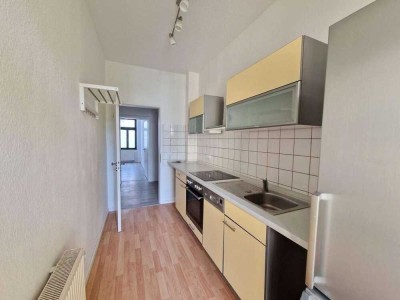 Mitten im Geschehen * Einbauküche * Balkon