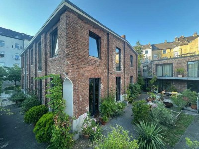 EINMALIG!!! Leben in einer Stadtoase! Haus + Loft + Dachterrasse + begrünter Innenhof + Stellplatz