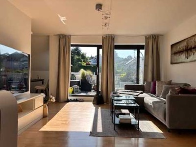 Exklusive, modernisierte 3,5-Raum-DG-Wohnung in Thalfingen