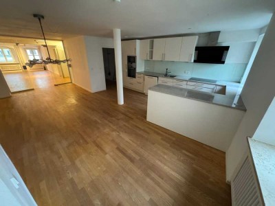 Großzügige Altstadtwohnung mit einzigartiger Dachterrasse - Landshut Zentrumslage