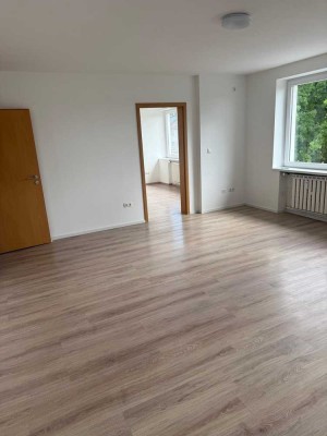 Große 4-Zimmer-Wohnung am Hansaplatz