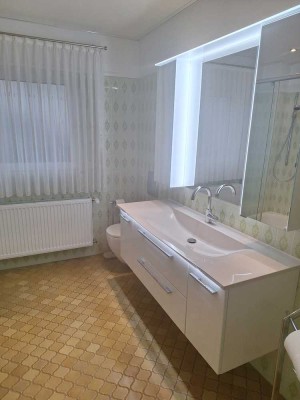 Ansprechende 2-Zimmer-Erdgeschosswohnung mit geh. Innenausstattung mit Balkon und EBK