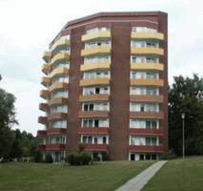 2 Zimmer Wohnung mit Balkon im Panorama Haus Erdgeschoß komplett renoviert