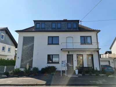 Stilvoll wohnen in Sankt Augustin – vollmöblierte 2-Zimmer DG-Wohnung mit Charme und Sonnenterrasse!