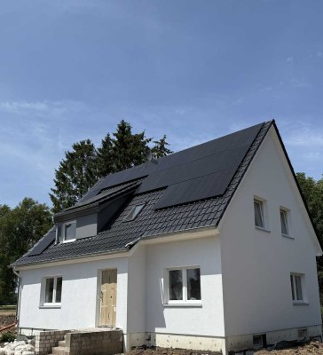Erstbezug nach Sanierung mit Balkon und EBK: Freundliche 3-Zimmer-Wohnung mit geh. Innenausstattung