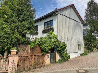 Familienfreundliches Zuhause mit Kaminofen, Dachterrasse und Hobbyraum