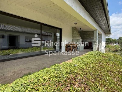 Großzügiger Bungalow mit Loggia, Vollkeller & Potenzial!
