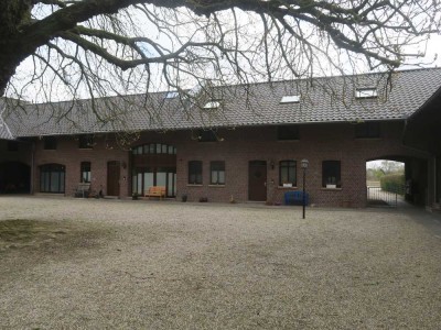 Attraktive 3-Zimmer-Maisonettewohnung (EG und OG) in Vierkanthofanlage mit Garten in Willich