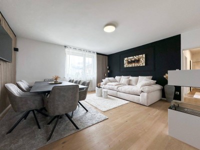 Geschützte, ruhige Lage mit Blick ins Grüne - Stilvoll möblierte 2,5-Zimmer-Wohnung mit Balkon