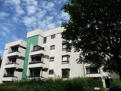 4 Zimmer Wohnung mit schönem Balkon am Zollberg!