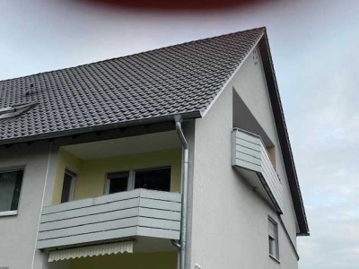 gemüptlcihe Dachgeschoßwohnung in sehr gepflegtem Haus zu vermieten
