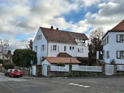 Freistehendes Wohnhaus mit Garten für Sanierer