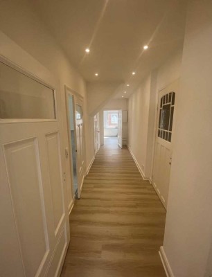Attraktive 5-Zimmer-Maisonette-Wohnung in Malente mit EBK, Balkon