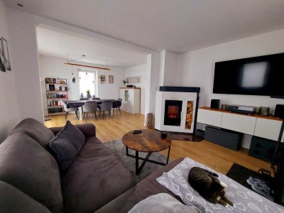 Modernisiertes Einfamilienhaus mit pflegeleichtem Grundstück