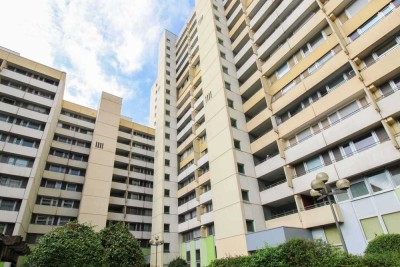 Kapitalanlage mit Panoramablick: 3,5-Zimmer-Wohnung mit 2 Balkonen und Garage in zentraler Lage