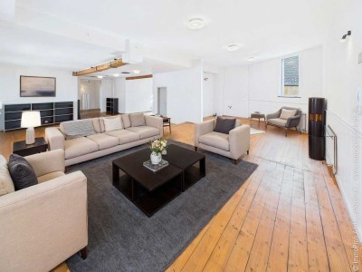 Kreativ leben und arbeiten – Loftartige Maisonette mit Geschichte & Potenzial