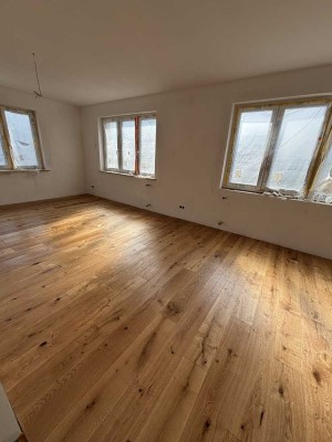 Do-Körne - ruhige Lage - kernsanierte u. gemütliche 4-Zimmer-DB -  Holzdielenboden - KEIN BALKON !!!