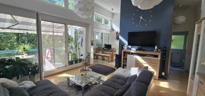 Schöne lichtdurchflutete 2-Zimmer Penthouse-Wohnung mit Balkon in Obertshausen