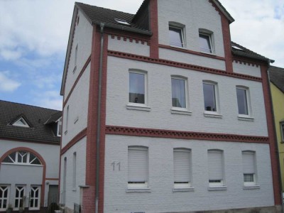 2 Zimmer, Küche, Bad, Keller, KFZ-Stellplatz