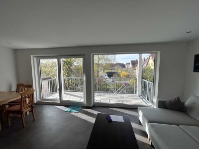 Stilvolle, neuwertige 3-Zimmer-Erdgeschosswohnung mit geh. Innenausstattung mit Balkon und EBK