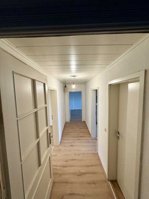 Renovierte und helle 3-Zimmer-Wohnung in Herne mit schöner Einbauküche