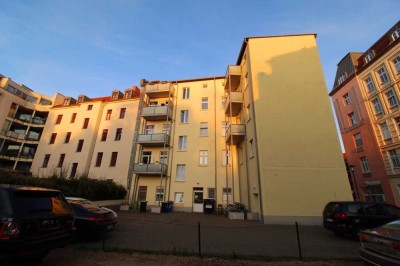 Super 2- Zimmerwohnung in Buckau inkl. Tageslichtbad mit Wanne + Abstellraum + Laminat & Fliesen