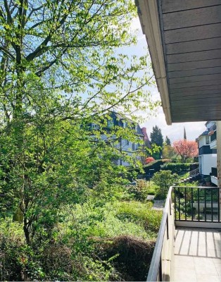 Luxuriös möblierte 2-Zimmer-Wohnung mit großem Balkon im begehrten Oberkassel