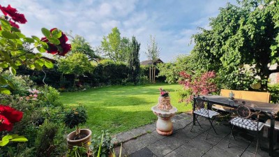 VON PRIVAT: Stilvolle Gartenwohnung im Grünen nähe Westpark, geh. Innenausstattung mit EBK