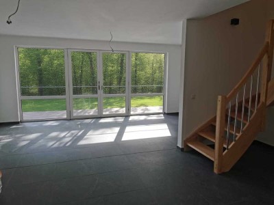 Ihr neues Zuhause: Stilvoller Neubau in bester Lage von Hof