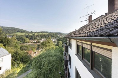 Ruhig gelegene und sofort beziehbare 2-Zimmer-Wohnung mit herrlichem Blick