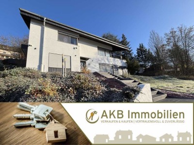 Exklusives Wohnhaus mit außergewöhnlichem Garten, Naturpool & moderner Ausstattung