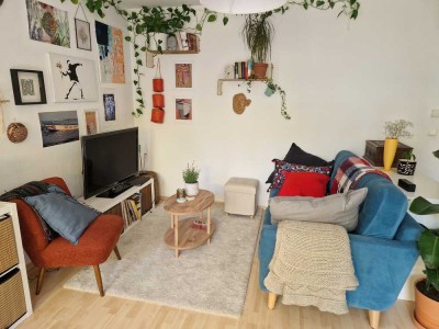 !! ZUR UNTERMIETE für 1 Person: 2-Zimmer Wohnung am Bahnhof Haunstetterstraße