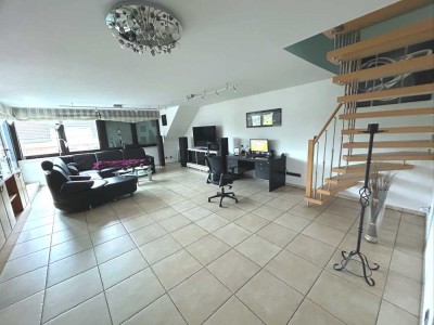 Wohnen mit Stil - großzügige Maisonette mit Loggia