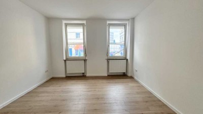 St. Peter ! Helle kernsanierte 2-Zi.-Altbau-Whg., 45 m², Laminat, ohne Balkon, im Hochparterre
