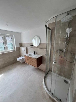 Moderne 2-Zimmer-Wohnung – Erstbezug nach Renovierung, 1. OG, mit Stellplatz & eigenem Keller