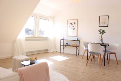 Reserviert - Top-renovierte DG Wohnung mit Garage - ideal für Selbstnutzer oder Kapitalanleger