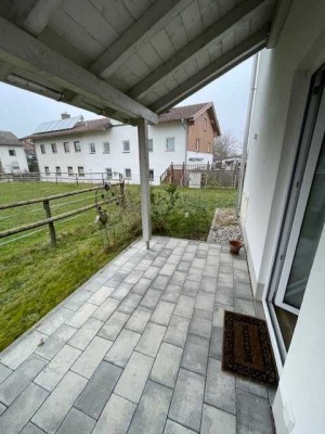 2 Zimmer Erdgeschosswohnung mit Küche und Terrasse