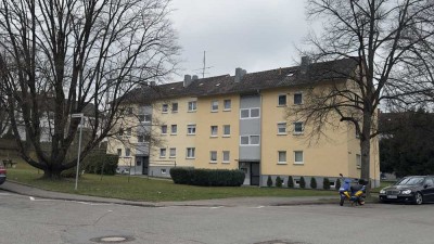 Geschmackvolle 3-Zimmer-Wohnung mit Balkon und EBK + 12m2 Dachkammer Zimmer in Herrenberg