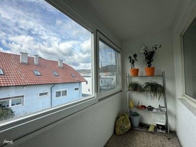 Perfekt geschnittene 3-Zimmer Wohnung mit Loggia und Parkplatz