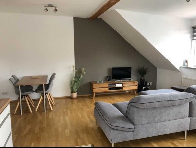 Helle 2-Zimmer-Wohnung mit Balkon und toller Aussicht in Frontenhausen