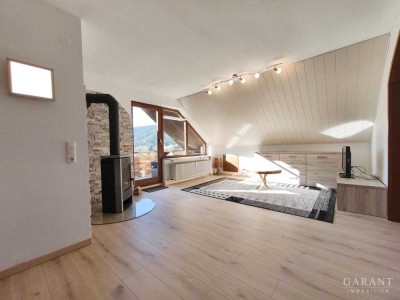 Maisonette-Wohnung mit zwei Balkonen und Garage