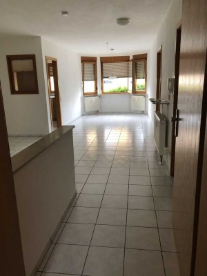 2-Zimmer Wohnung inkl. 2 PKW-Stellplätze & EBK in 75328 Schömberg