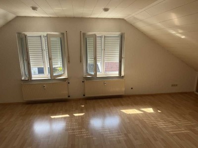 !BEFRISTET BIS 12/2027! 3-Zimmer-Dachgeschoss-Wohnung im Zentrum von Waldbronn-Reichenbach