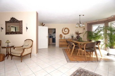 Wohnen mit Komfort: Ruhig gelegener Bungalow mit flexibel nutzbarer Einliegerwohnung