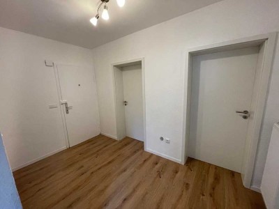 bezugsfreie sanierte seniorengerechte Erdgeschoss 2-Zimmer Wohnung 55m²